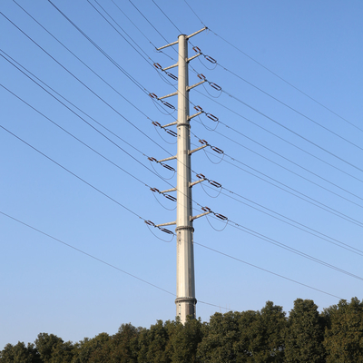 La compañia de electricidad sumergida caliente postes del metal galvanizó la torre de alto voltaje de la transmisión
