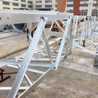 Línea de transmisión autosuficiente de microonda de la antena de la torre de acero inalámbrica del enrejado ángulo